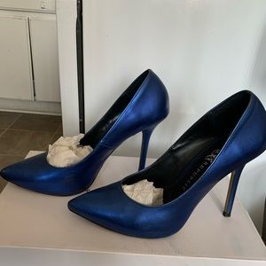 Electric blue pumps sz 6
